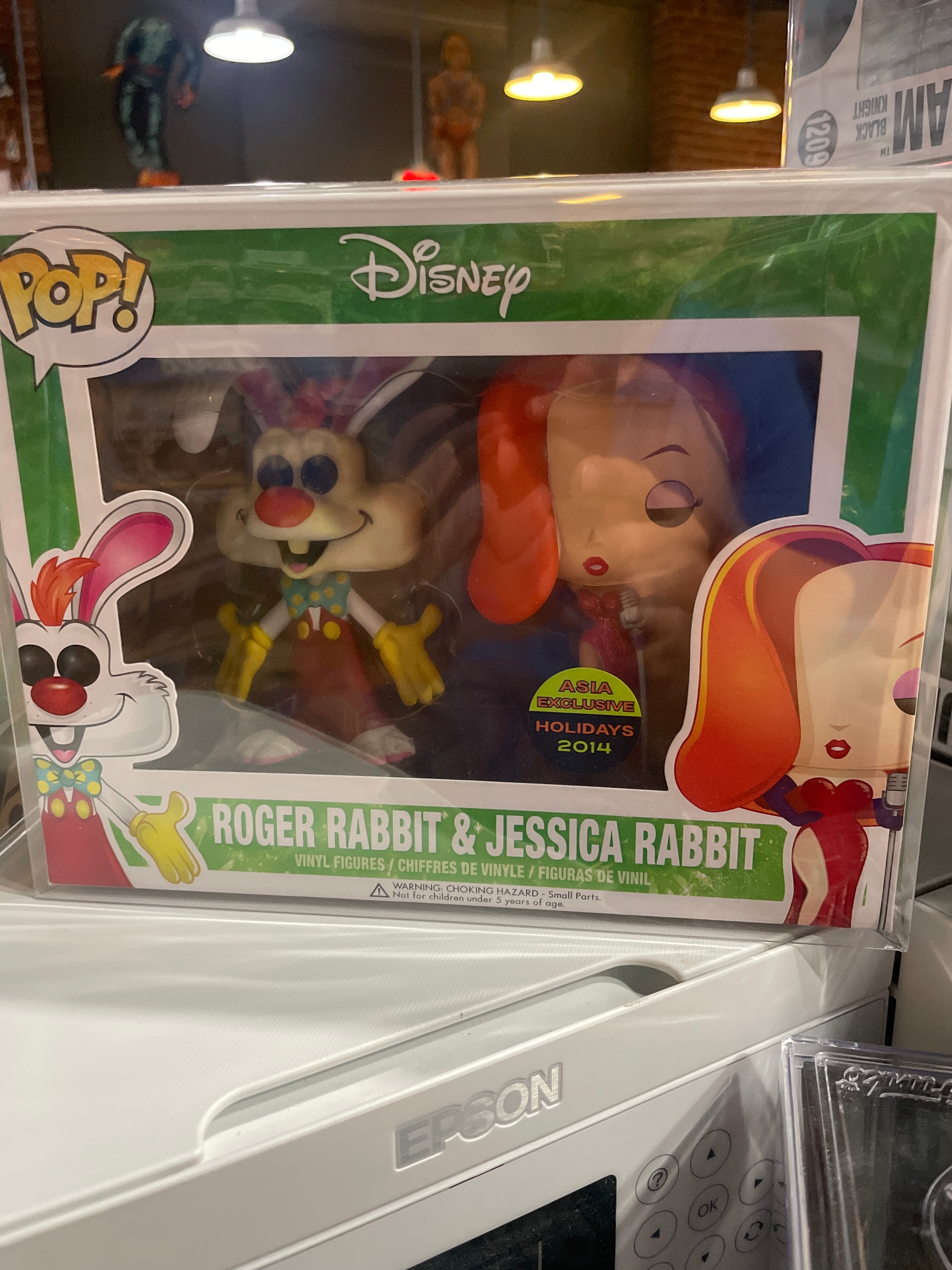 Funko Pop Disney Roger shops Rabbit & Jessica Rabbit