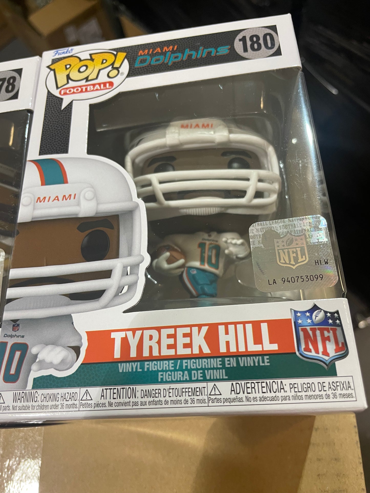 NFL Tyreek Hill #180 FUNKO Pop figure sports – Tall Man Toys & Comics