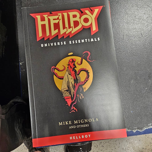 Hellboy: Universe Essentials (Hellboy)