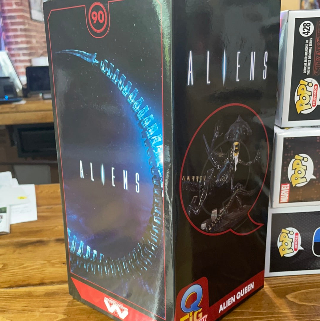 Q-FIG Alien Queen deluxe sealed action figure